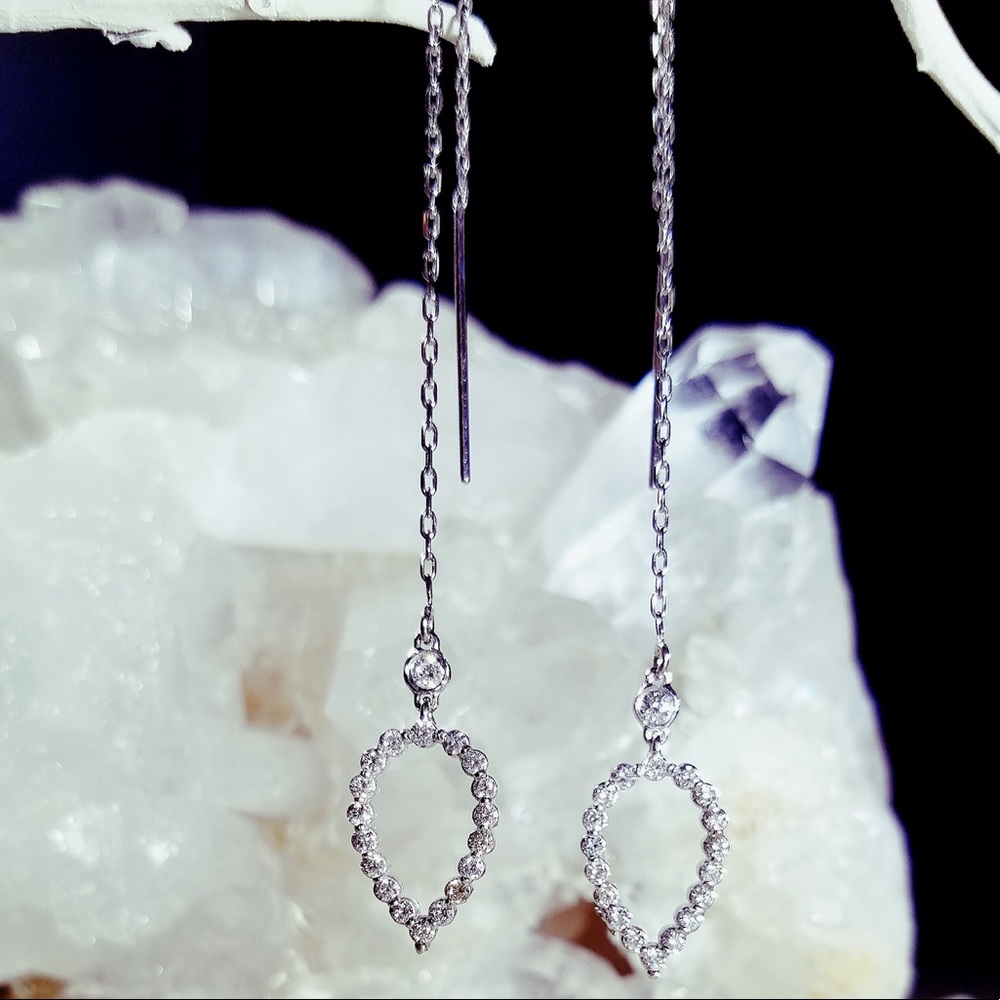 BNIB! Diamond Threader Earrings in 18kwg